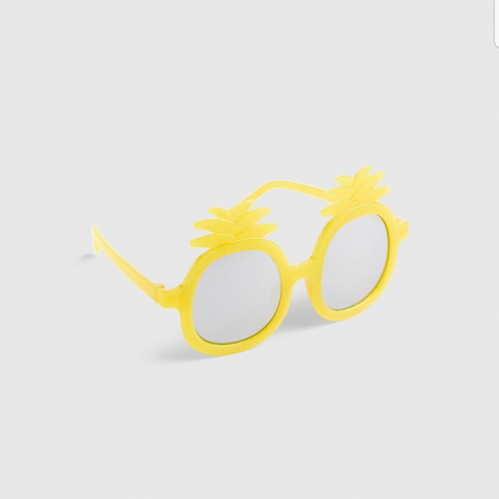 Baby gap sunglasses